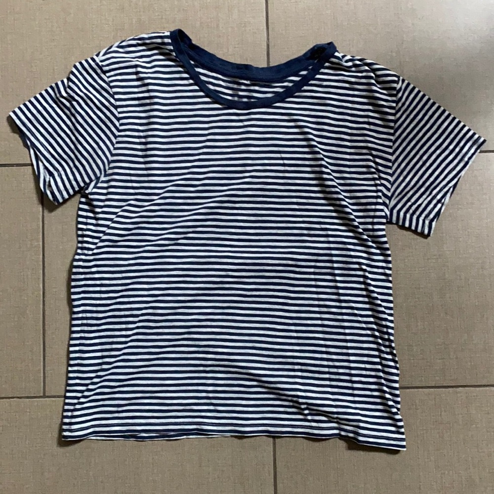 Aeropostale blue and gray striped T-shirt
